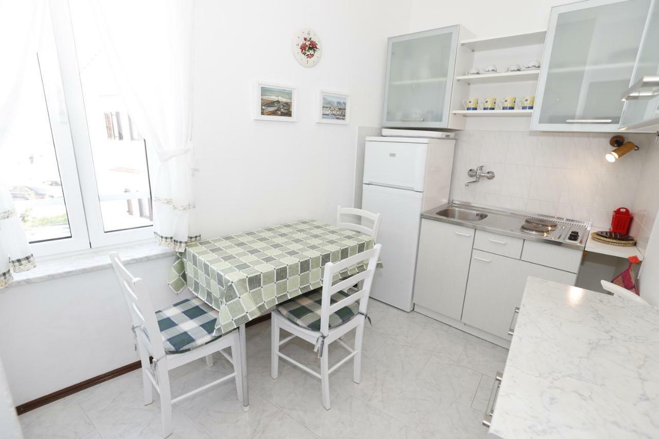 Apartment Luiza With Terrace Baška Exterior foto